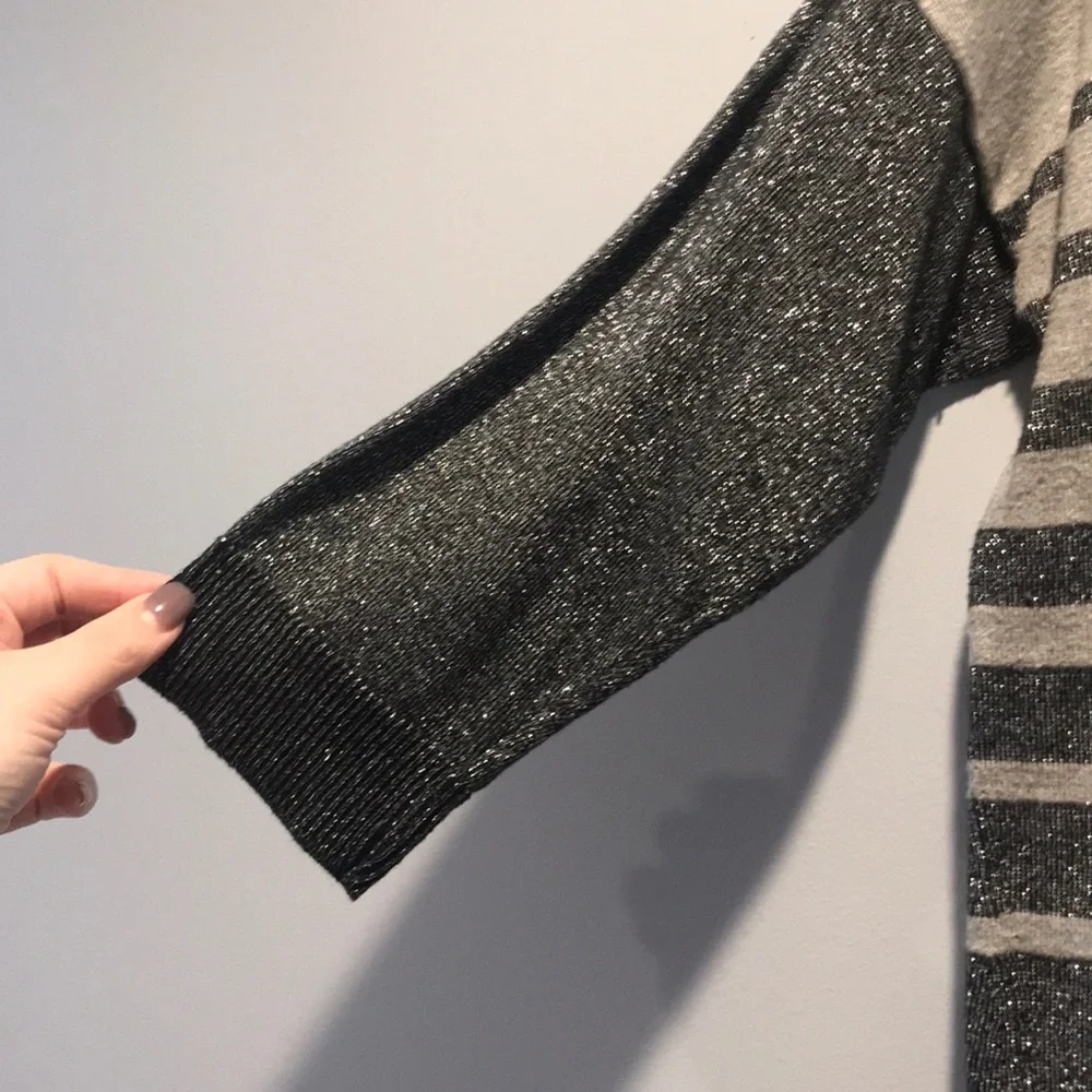 AE sweater​